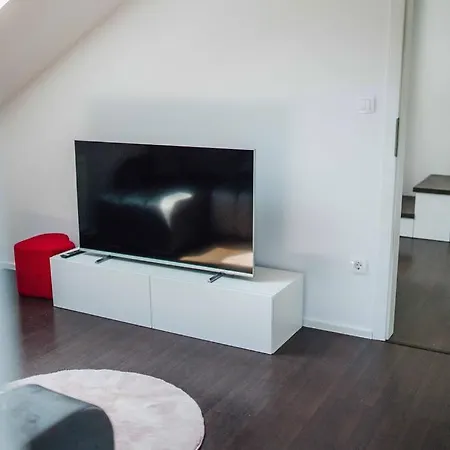 Palace Garden Апартаменти Любляна