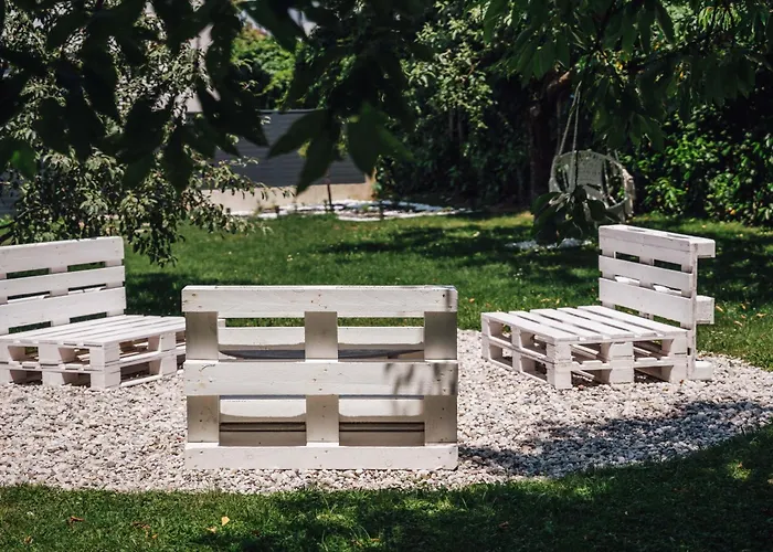 Palace Garden Apartment Ljubljana