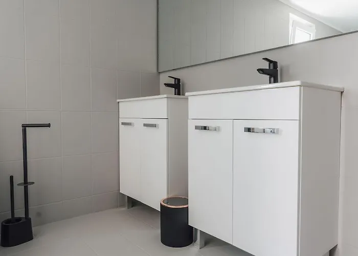 Palace Garden Apartment Ljubljana