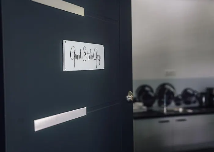 Palace Garden Apartment